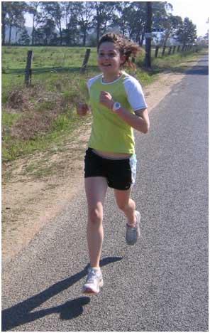 Lauren Isles wins the Victorian Mountain Running Championships under 18 title